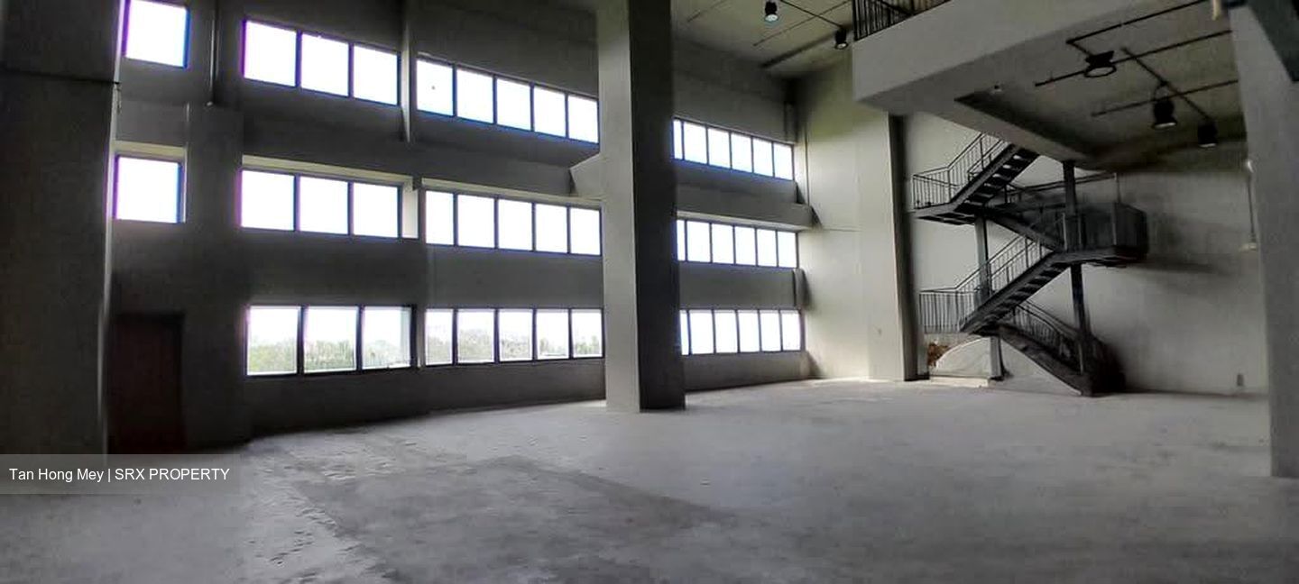 Carros Centre (D25), Factory #604748011